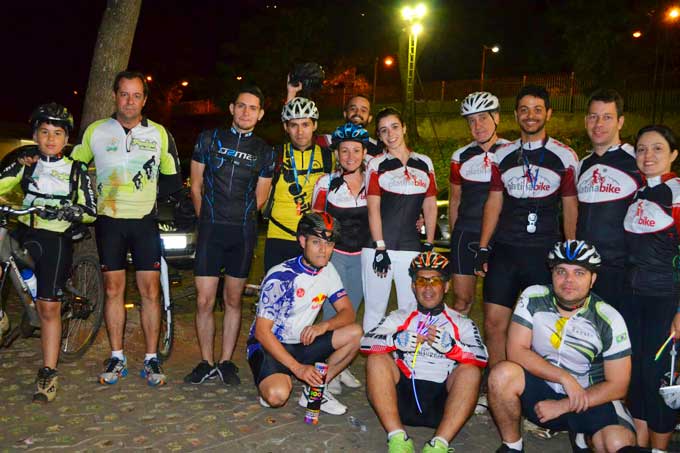 Noite animada marca o 1º Passeio Ciclístico do Colégio Loyola