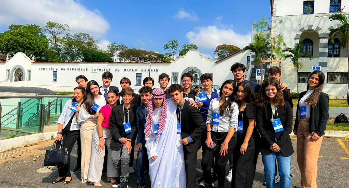 Estudantes do Colégio Loyola participam da MINIONU 