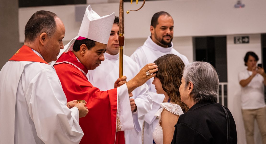 Estudantes do Loyola celebram a Crisma